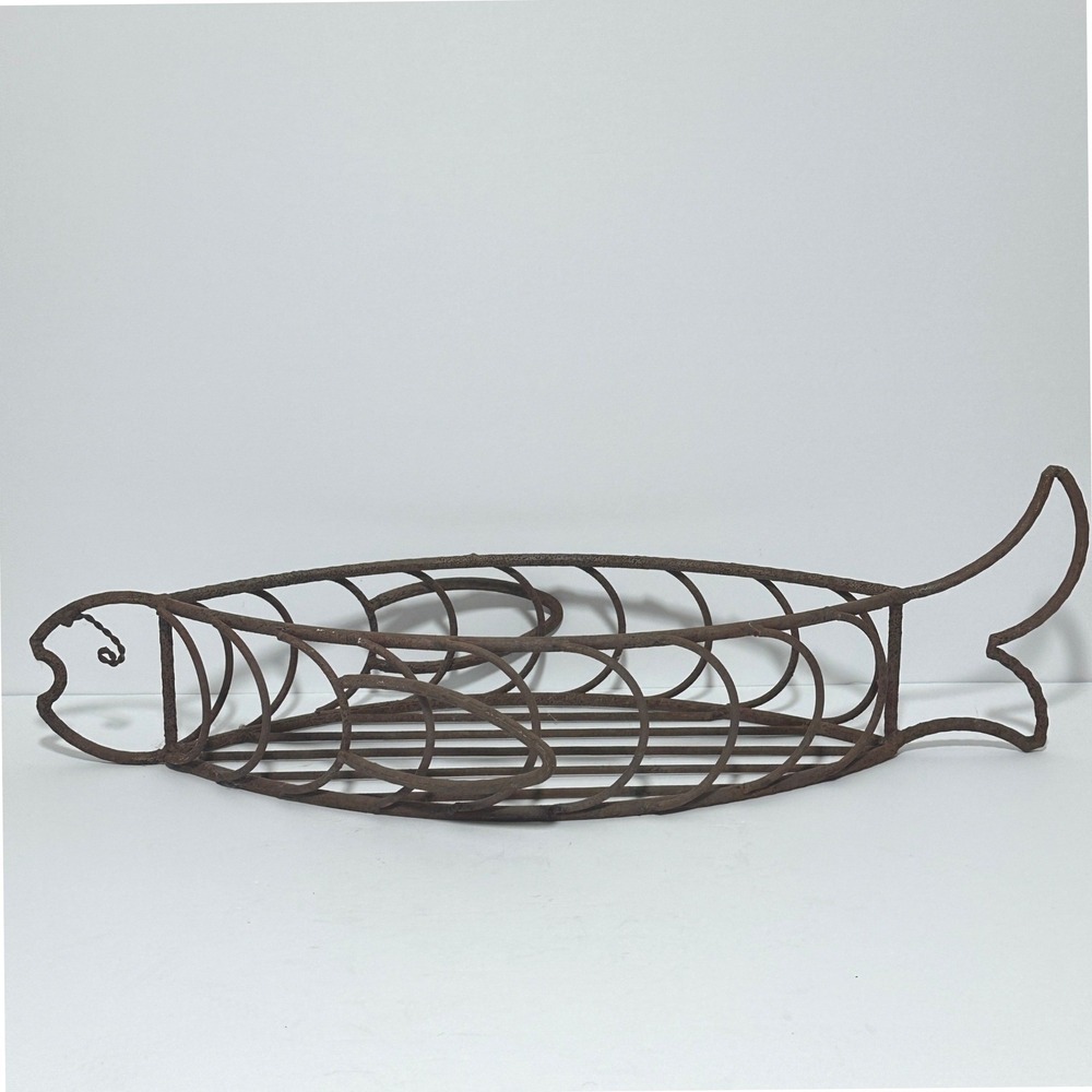 VTG Rustic Rusted Iron Fish Metal Basket Beach Nautical Decorative Centerpiece